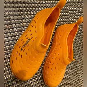 Speedo water shoes